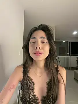 Stripchat Live Sex of ZaraLuuv