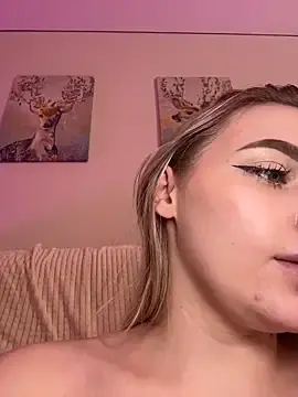 Stripchat Sex Chat of HugeBoobsAlice