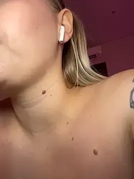 Stripchat Best live sex cam show of HugeBoobsAlice