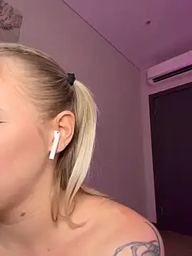 Stripchat Nude Webcam of HugeBoobsAlice