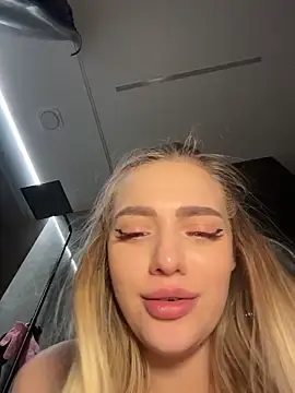 Stripchat Best live sex cam show of HugeBoobsAlice
