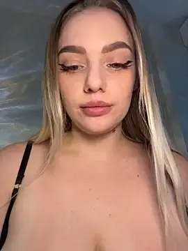 Stripchat Free Live Porn of HugeBoobsAlice