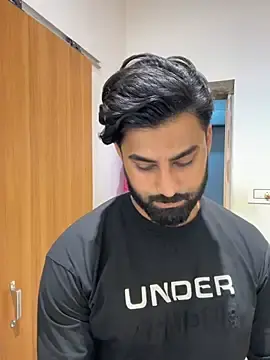 Stripchat Live Sex Cam of Royalboy_03