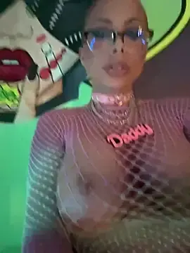 Stripchat Adult Webcam of TamaraSavage
