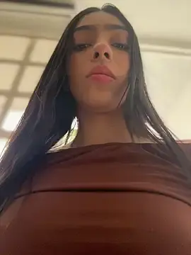Stripchat Live Sex Cam of Ema_azel
