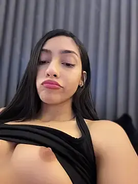 Stripchat Nude Webcam of Ema_azel