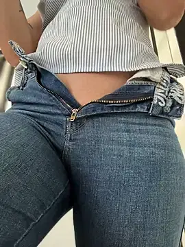 Stripchat Adult Webcam of Ema_azel