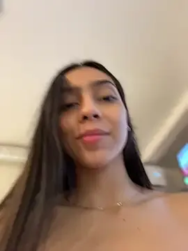 Stripchat Live Porn of Ema_azel