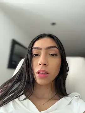 Stripchat Nude Webcam of Ema_azel