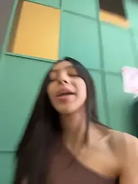 Stripchat Live Porn of Ema_azel