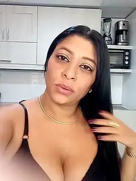 Stripchat Best Webcam of Lashmy111