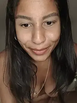 Stripchat Sex Cam of YaraEstelle
