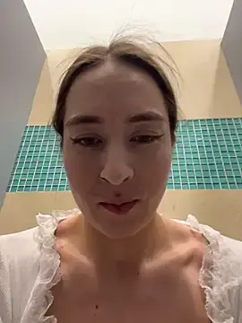 Stripchat Live Porn of Holly_Play