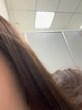Stripchat Watch Live Sex Cams of Holly_Play