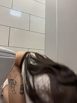 Stripchat Adult Webcams of Holly_Play
