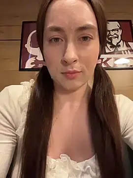 Stripchat Sex Cam of Holly_Play