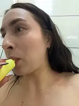 Stripchat Live Porn of Holly_Play