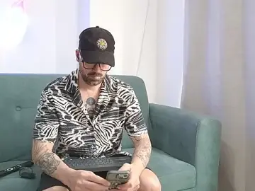 Stripchat Nude Webcam of MattxFeet