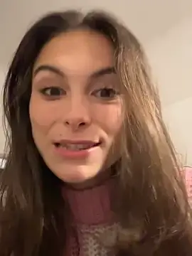 Stripchat Free Porn Cam of SophiiaStarr