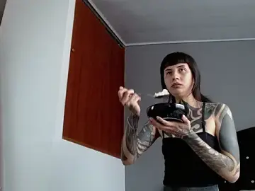 Stripchat Live Porn of Emilia_1995