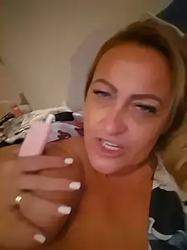Stripchat Best live sex cam show of Isabellaa04