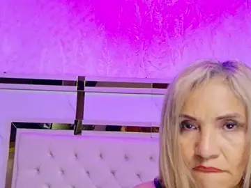 Stripchat Live Porn of elena_mature