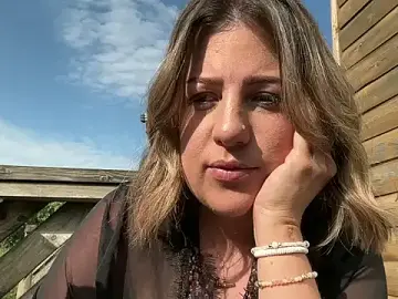 Stripchat Live Sex Cam of MsBelleWarick