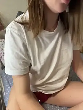 Stripchat Live Sex Cam of BeatriceTender