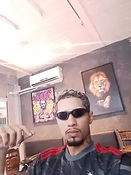 Stripchat Sex Cam of Vilao_18