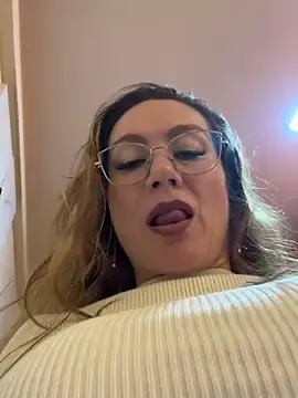 Stripchat Watch Live Sex Cams of angelitasexy81