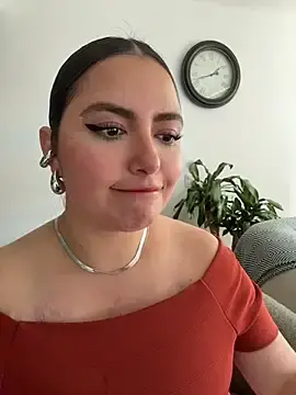 Stripchat Live Sex Cam of sukhakunis1