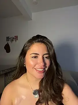 Stripchat Live Sex Cam of sukhakunis1