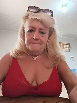 Stripchat Live Sex Cam of Belladama61