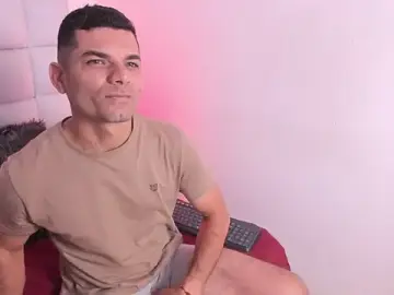 Stripchat Free Live Porn of Esteban_Fox69