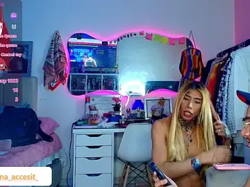 Stripchat Free Porn Cam of caroline_cossei