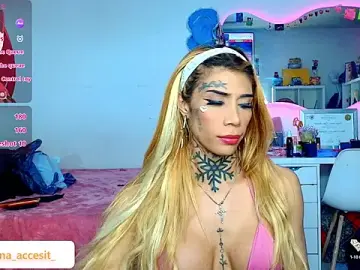 Stripchat Live Porn of caroline_cossei