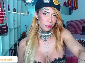 Stripchat Free Live Porn of caroline_cossei
