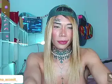 Stripchat Live Sex Cam of caroline_cossei