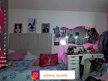 Stripchat Free Live Porn of caroline_cossei