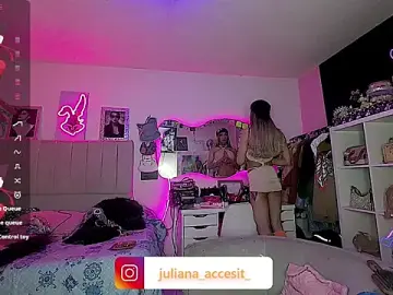 Stripchat Free Porn Cam of caroline_cossei