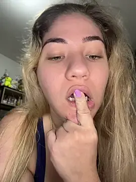 Stripchat Sex Cam of Celestedubois