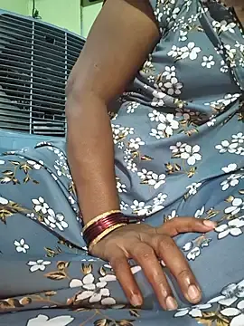 Stripchat Free Porn Cam of Tamilselviroja-