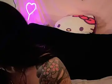 Stripchat Live Sex Cam of iamivyluv