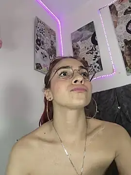 Stripchat Free Porn Cam of Chloee_Reed