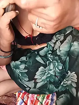 Stripchat Nude Webcam of Super_bhabhi_Indian