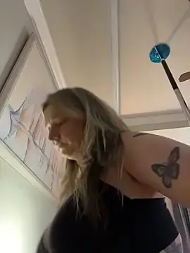 Stripchat Watch Live Sex Cams of Vivian_MayXxX