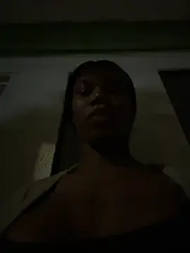 Stripchat Live Sex Cam of sweetsarabig22cm