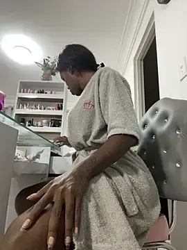 Stripchat Free Porn Cam of sweetsarabig22cm