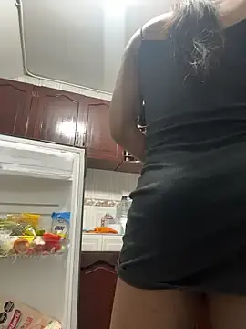 Stripchat Free Porn Cam of sweetsarabig22cm