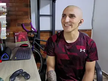 Stripchat Free Porn Cam of Marck_Muscle